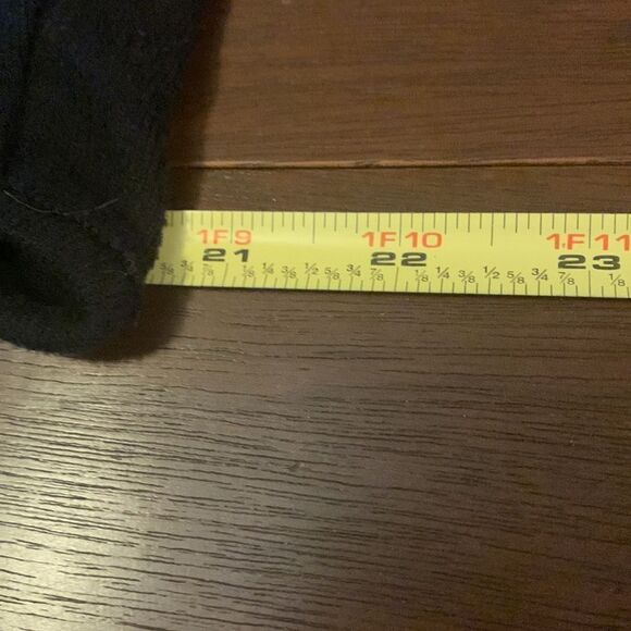 Pit to pit 21 in length 26 in. 9/1 - Picture 4 of 6